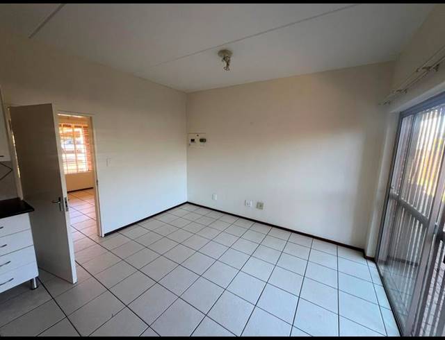 1 BEDROOM PROPERTY TO RENT IN WELTEVREDEN PARK